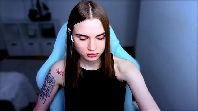 StellaLawless online show from 11/04/25, 07:46