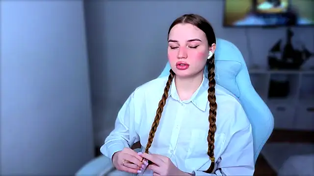 StellaLawless online show from 12/14/25, 10:42