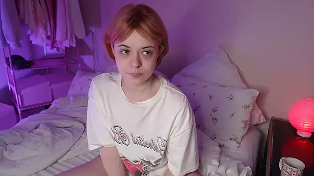 Snapshot of KatieMelone chatting on 04/12/26, 04:23 KatieMelone online show from 04/12/26, 04:23