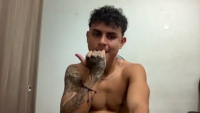 Snapshot of bob_petterson chatting on 01/16/25, 03:23 bob petterson online show from 01/16/25, 03:23