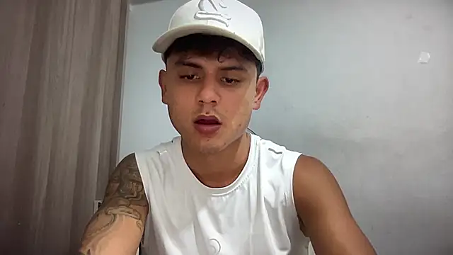 Snapshot of bob_petterson chatting on 01/17/25, 03:12 bob petterson online show from 01/17/25, 03:12