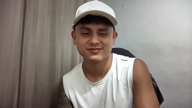 Snapshot of bob_petterson chatting on 01/18/25, 03:20 bob petterson online show from 01/18/25, 03:20