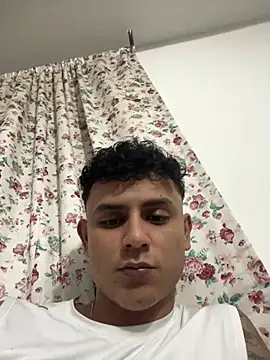 Snapshot of bob_petterson chatting on 01/29/25, 02:51 bob petterson online show from 01/29/25, 02:51