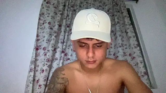 Snapshot of bob_petterson chatting on 02/05/25, 07:07 bob petterson online show from 02/05/25, 07:07