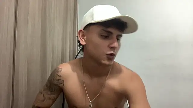 Snapshot of bob_petterson chatting on 02/07/25, 04:27 bob petterson online show from 02/07/25, 04:27