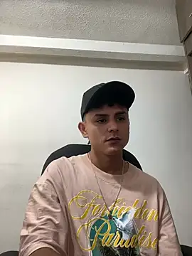 Snapshot of bob_petterson chatting on 02/08/25, 08:32 bob petterson online show from 02/08/25, 08:32