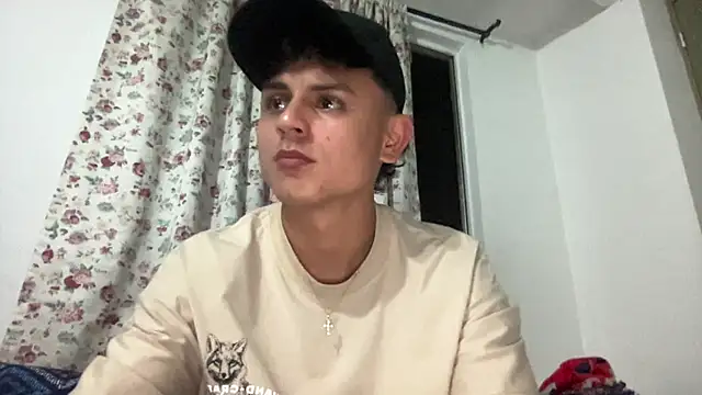 Snapshot of bob_petterson chatting on 02/16/25, 03:15 bob petterson online show from 02/16/25, 03:15