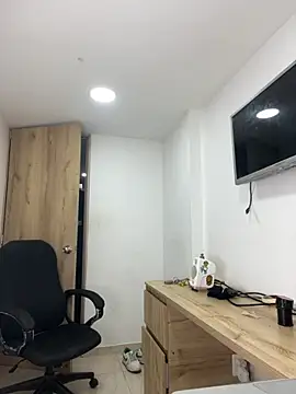 Snapshot of bob_petterson chatting on 09/18/25, 03:52 bob petterson online show from 09/18/25, 03:52