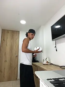 Snapshot of bob_petterson chatting on 09/30/25, 04:50 bob petterson online show from 09/30/25, 04:50