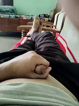 Snapshot of BigDickDogx chatting on 10/20/25, 08:04 BigDickDogx online show from 10/20/25, 08:04