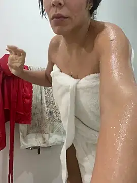 valecruz903 online show from 02/22/25, 12:27