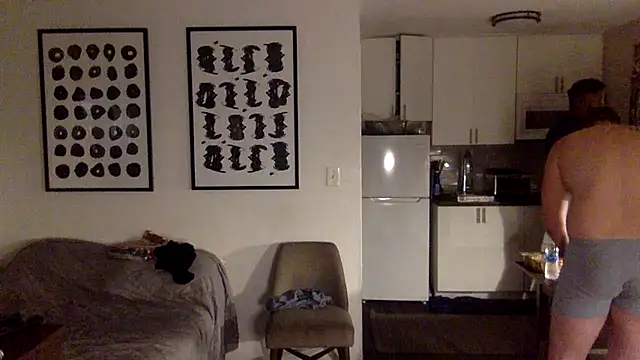 Snapshot of TheOnlyTwinTowers chatting on 04/15/26, 06:42 TheOnlyTwinTowers online show from 04/15/26, 06:42