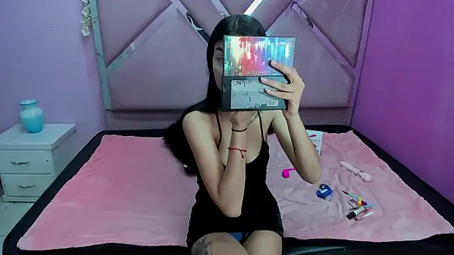 IsisRouse online show from 02/04/25, 03:00