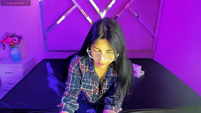 IsisRouse online show from 03/19/25, 03:41