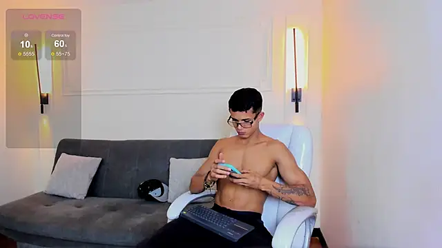 Paradise boy s online show from 11/12/25, 09:47