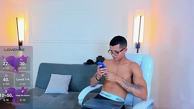 Paradise boy s online show from 02/09/26, 06:01