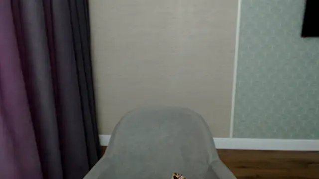 Snapshot of hot-sasha9 chatting on 04/21/26, 12:00 hot-sasha9 online show from 04/21/26, 12:00