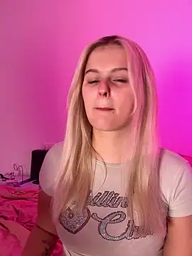 Snapshot of Allylove03 chatting on 01/14/26, 08:47 Allylove03 online show from 01/14/26, 08:47