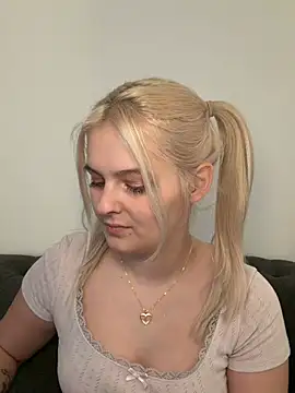 Snapshot of Allylove03 chatting on 03/07/26, 03:20 Allylove03 online show from 03/07/26, 03:20