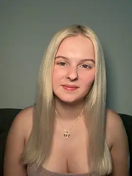 Snapshot of Allylove03 chatting on 03/13/26, 07:09 Allylove03 online show from 03/13/26, 07:09