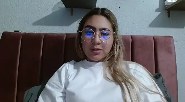 Miabonnett  online show from 01/29/25, 10:53