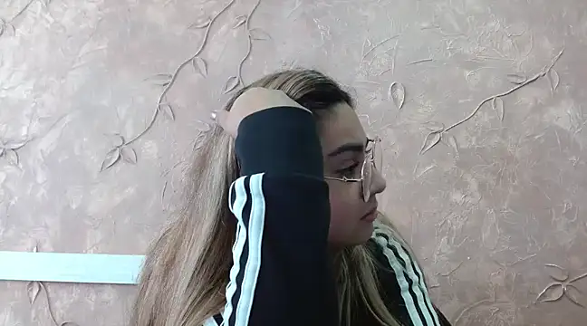 Miabonnett  online show from 02/10/25, 07:07