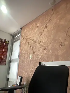 Miabonnett  online show from 12/17/25, 12:11