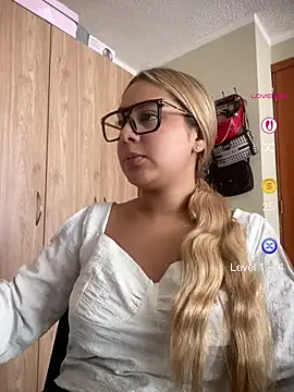 Miabonnett  online show from 05/08/26, 03:06