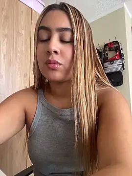 Miabonnett  online show from 05/20/26, 03:40