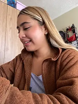 Miabonnett  online show from 05/25/26, 03:51