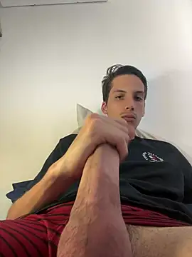 Snapshot of CamiloXx04 chatting on 01/19/25, 09:23 CamiloXx04 online show from 01/19/25, 09:23