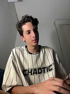 Snapshot of CamiloXx04 chatting on 01/29/25, 03:22 CamiloXx04 online show from 01/29/25, 03:22