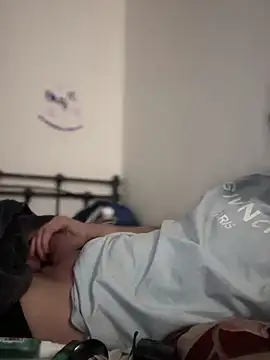 Snapshot of pervy_devil chatting on 12/17/24, 06:31 pervy devil online show from 12/17/24, 06:31