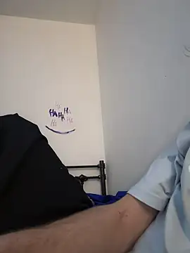 Snapshot of pervy_devil chatting on 12/18/24, 03:33 pervy devil online show from 12/18/24, 03:33