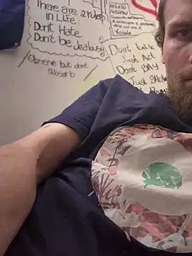 Snapshot of pervy_devil chatting on 01/01/25, 09:07 pervy devil online show from 01/01/25, 09:07