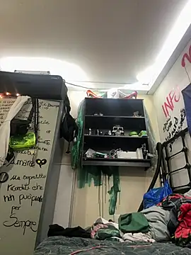 Snapshot of pervy_devil chatting on 01/18/25, 09:56 pervy devil online show from 01/18/25, 09:56