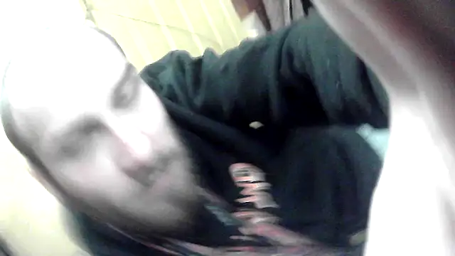 Snapshot of pervy_devil chatting on 03/04/25, 10:27 pervy devil online show from 03/04/25, 10:27