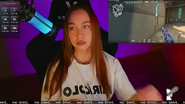 Snapshot of Emili1- chatting on 04/01/26, 01:41 Emili1- online show from 04/01/26, 01:41