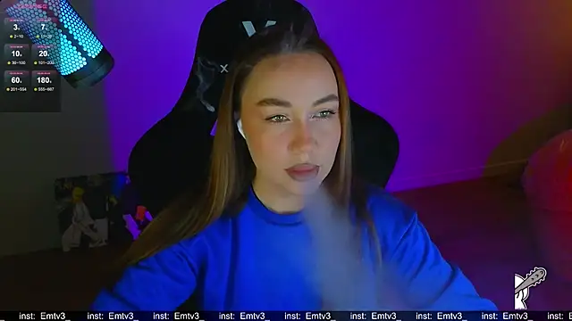 Snapshot of Emili1- chatting on 04/09/26, 10:42 Emili1- online show from 04/09/26, 10:42