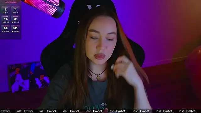 Snapshot of Emili1- chatting on 04/10/26, 10:42 Emili1- online show from 04/10/26, 10:42