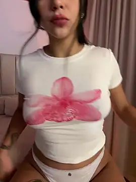 Snapshot of eva_elifee chatting on 04/02/26, 11:24 eva elifee online show from 04/02/26, 11:24