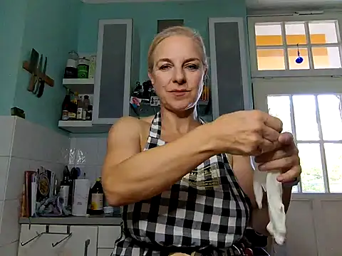 Snapshot of FrauleinSchmitt chatting on 09/29/25, 12:54 FrauleinSchmitt online show from 09/29/25, 12:54