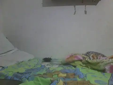 Snapshot of Belopautk chatting on 10/29/25, 01:52 Belopautk online show from 10/29/25, 01:52