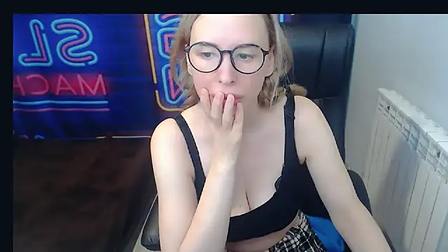 kerakiss877 online show from 01/08/25, 12:06