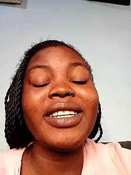 Snapshot of freaky_belle chatting on 09/16/25, 08:26 freaky belle online show from 09/16/25, 08:26