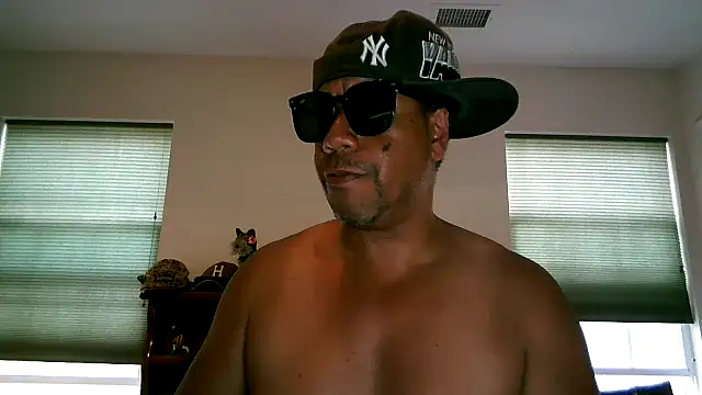 Snapshot of pimpdaddy4ever chatting on 06/17/26, 06:09 pimpdaddy4ever online show from 06/17/26, 06:09