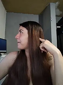 Snapshot of Carandrew chatting on 06/17/26, 03:24 Carandrew online show from 06/17/26, 03:24