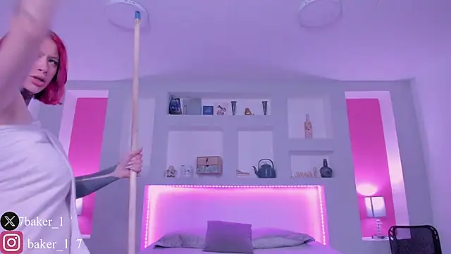 Snapshot of ViolettaBaker_ chatting on 02/07/25, 10:41 ViolettaBaker  online show from 02/07/25, 10:41