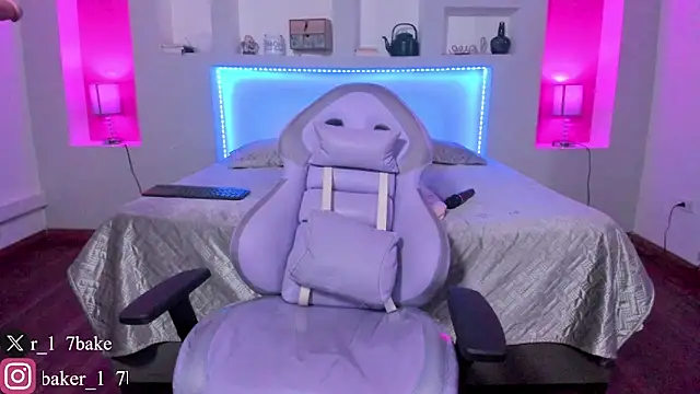 Snapshot of ViolettaBaker_ chatting on 02/14/25, 01:34 ViolettaBaker  online show from 02/14/25, 01:34