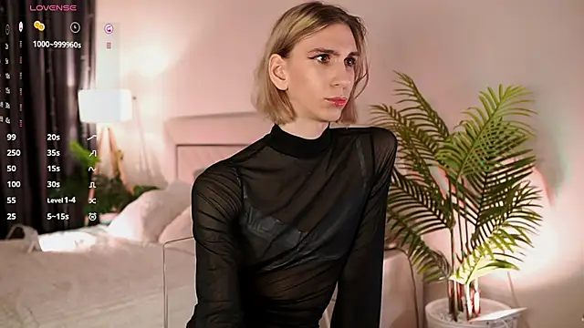 Snapshot of Lettie_brooks chatting on 03/23/25, 06:37 Lettie brooks online show from 03/23/25, 06:37